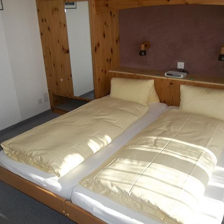 Hotel Old-Jnn Saas im Prattigau Ngoại thất bức ảnh