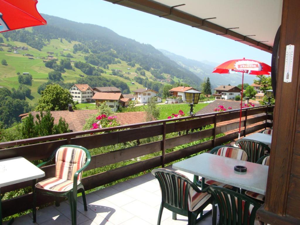 Hotel Old-Jnn Saas im Prattigau Ngoại thất bức ảnh