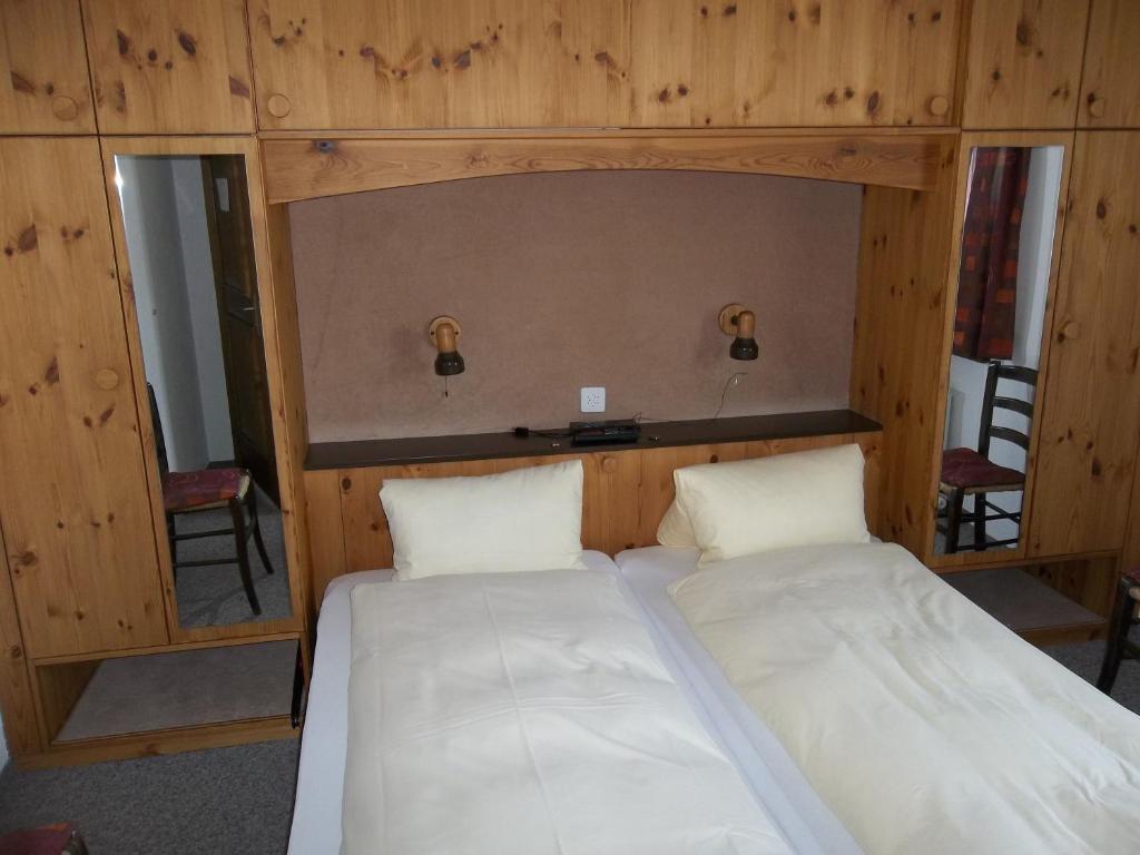 Hotel Old-Jnn Saas im Prattigau Phòng bức ảnh
