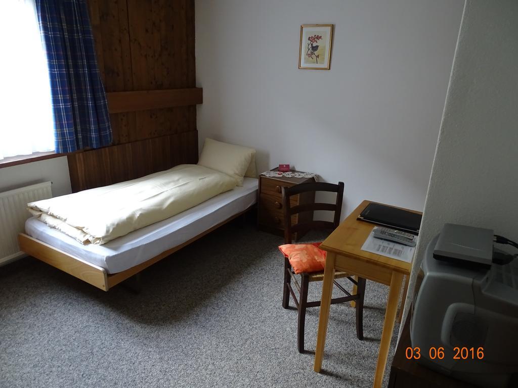 Hotel Old-Jnn Saas im Prattigau Phòng bức ảnh