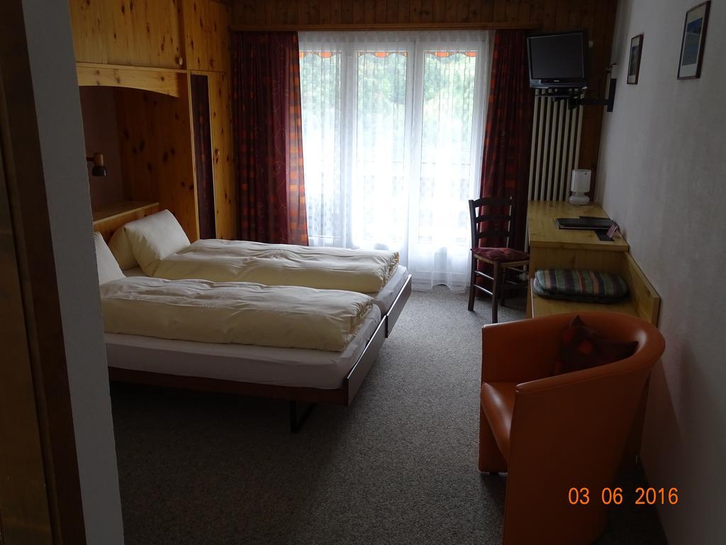 Hotel Old-Jnn Saas im Prattigau Phòng bức ảnh