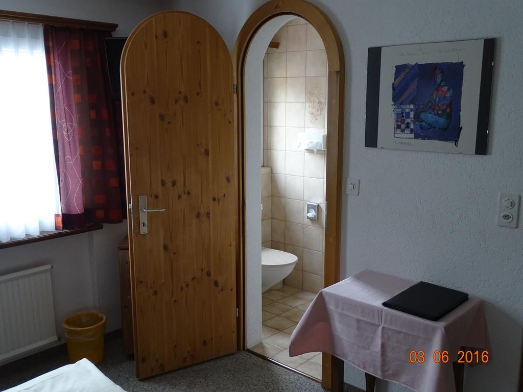 Hotel Old-Jnn Saas im Prattigau Phòng bức ảnh